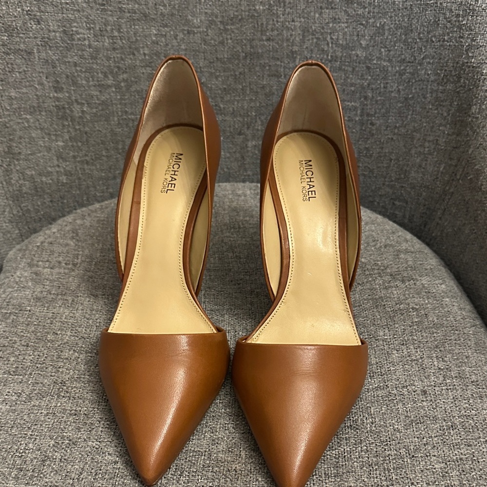 Michael Kors Tan Pointed Heels